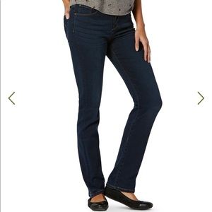 3/$25 Denver Hayes Curve Tech Jeans